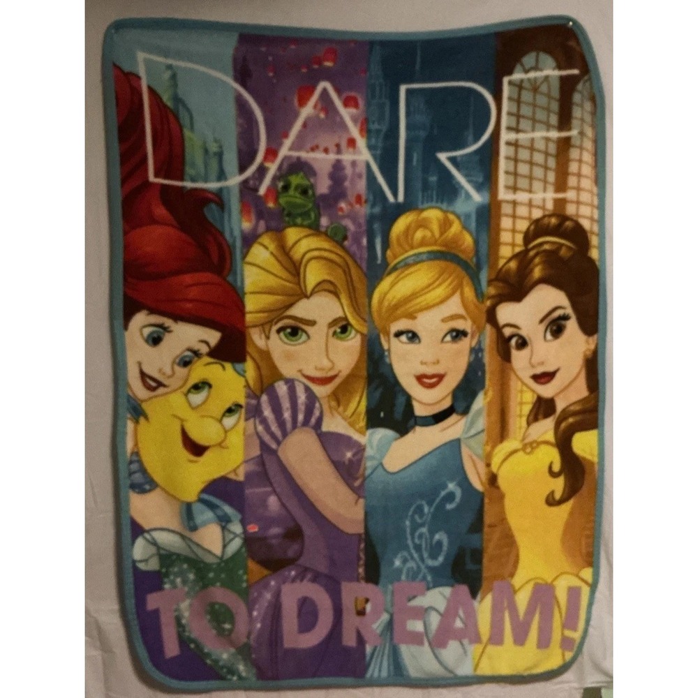 Disney Princess "Dare to Dream" Kids 46" x 60" Throw